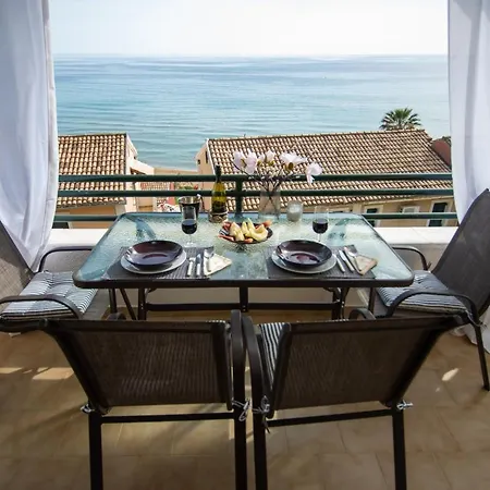Alexandras On The Beach And Pool Apt Glyfada  Exterior photo