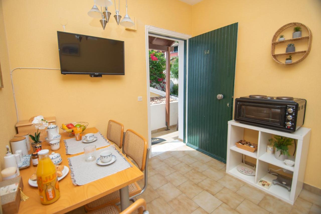 Alexandras On The And Pool * Glyfada (Corfu)