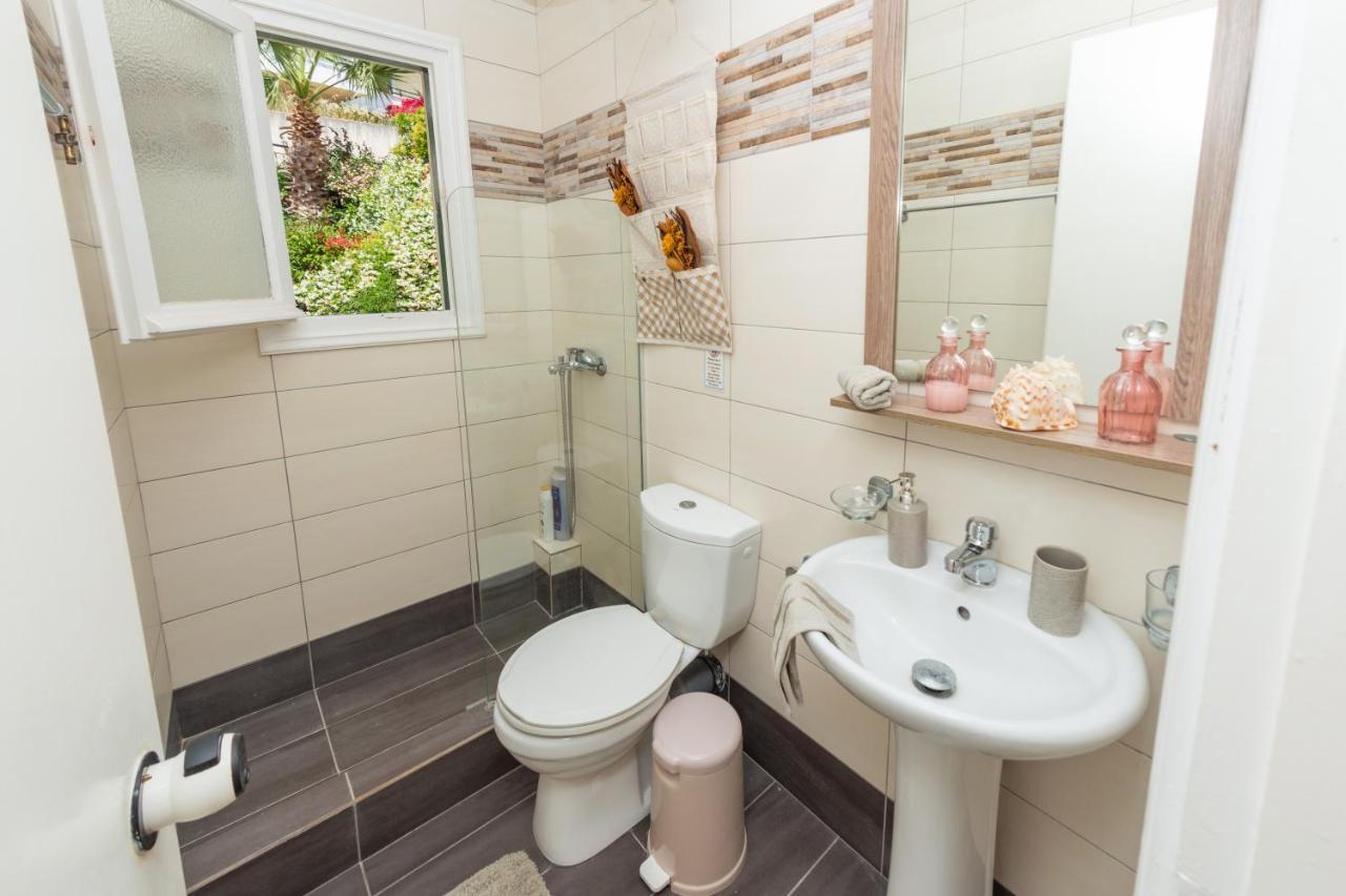 Apartment Alexandras On The And Pool